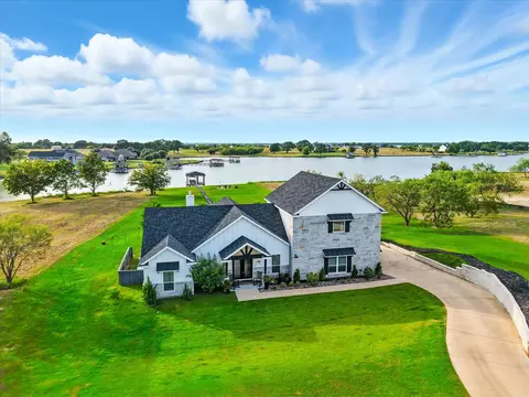 7025 Lake Vista Dr, Streetman, TX 75859