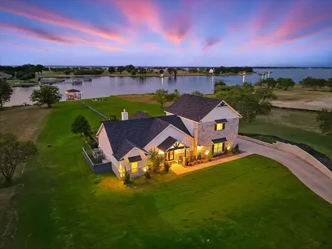 7025 Lake Vista Dr, Streetman, TX 75859