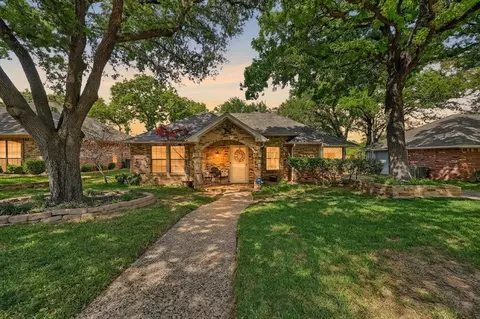 3909 Sunday Hill Dr, Arlington, TX 76016