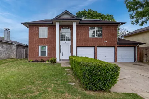 641 Lemon Dr, Arlington, TX 76018