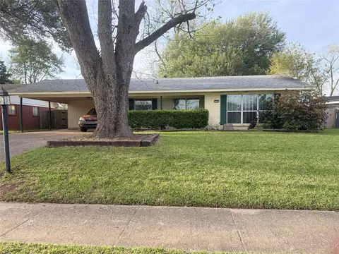 1716 Bayou Cir, Bossier City, LA 71112