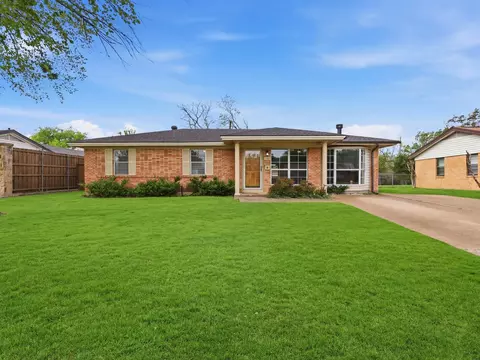 2613 W Rochelle Rd, Irving, TX 75062