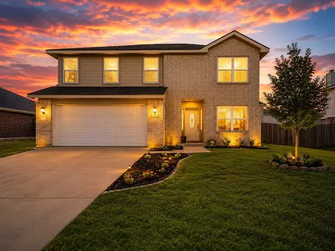 316 Spurlock Dr, Krum, TX 76249