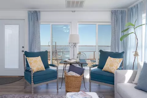 Living - 560 Apache, Abilene, TX 79601 photo 3 of 3