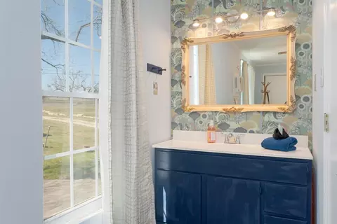 Bath - 560 Apache, Abilene, TX 79601 photo 5 of 6