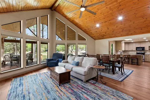 122 Lake Terrace Dr, Mabank, TX 75156