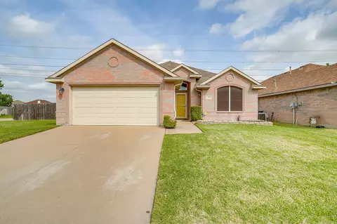 1201 Eastwick Dr, Arlington, TX 76002