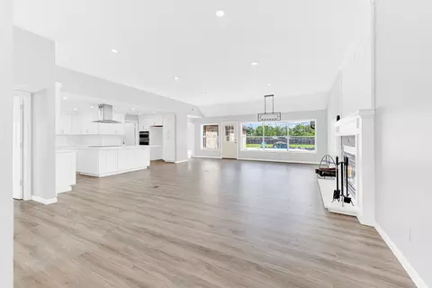 Living - 1201 E Oaklawn Dr, Talty, TX 75160 photo 3 of 4