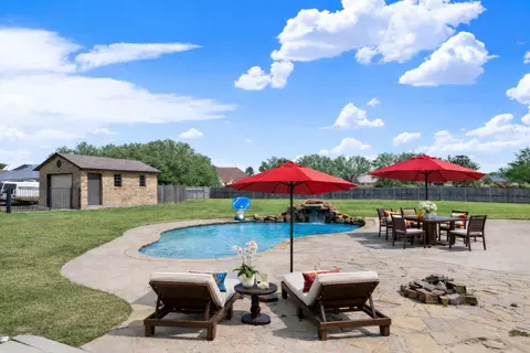 Exterior - 1201 E Oaklawn Dr, Talty, TX 75160 photo 4 of 6