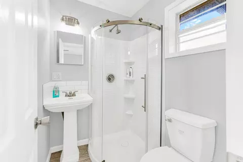 Bath - 1201 E Oaklawn Dr, Talty, TX 75160 photo 1 of 4
