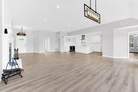 Living - 1201 E Oaklawn Dr, Talty, TX 75160 photo 2 of 4
