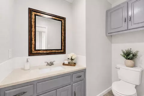 Bath - 1201 E Oaklawn Dr, Talty, TX 75160 photo 2 of 4