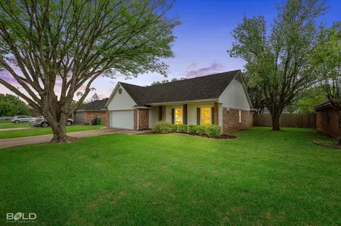 3144 Petite Dr, Bossier City, LA 71111