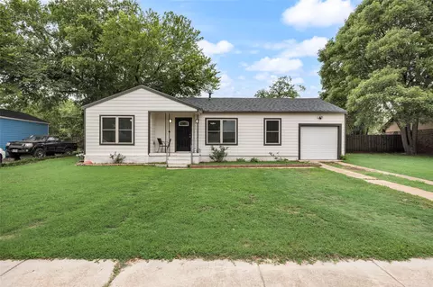 1005 Iowa St, Irving, TX 75060