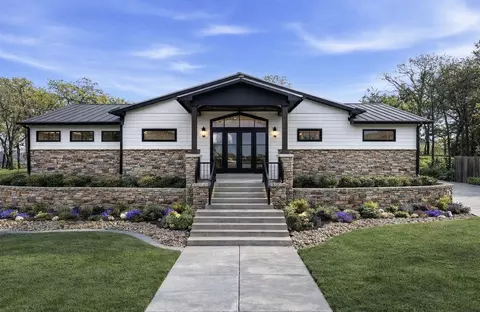 108 Pawnee Trl, Lake Kiowa, TX 76240