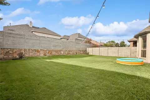 Exterior - 1124 4th St, Argyle, TX 76226 photo 2 of 2
