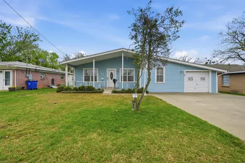 704 Abney St, Whitesboro, TX 76273