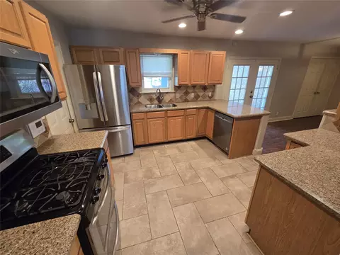 1144 Norwood Dr, Hurst, TX 76053
