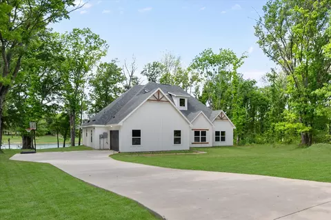 1014 Deep Water Cv, Corsicana, TX 75109