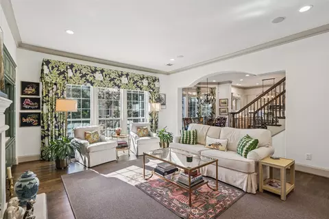 2705 Welborn St, Dallas, TX 75219