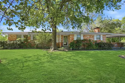 619 W Hayes St, Savoy, TX 75479