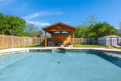 439 S Snyder Ave, Justin, TX 76247