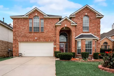 6329 Redeagle Creek Dr, Fort Worth, TX 76179
