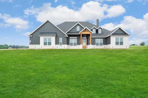 2041 Carrie Ct, Weatherford, TX 76088