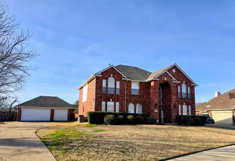1012 Muscadine Vine St, Crowley, TX 76036