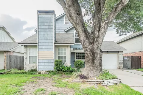 4633 Waterway Dr N, Fort Worth, TX 76137