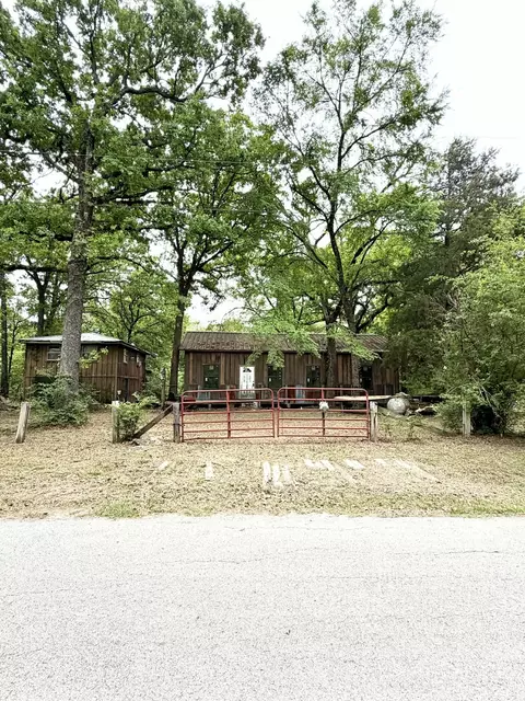 905 Tupuna Dr, Tool, TX 75143