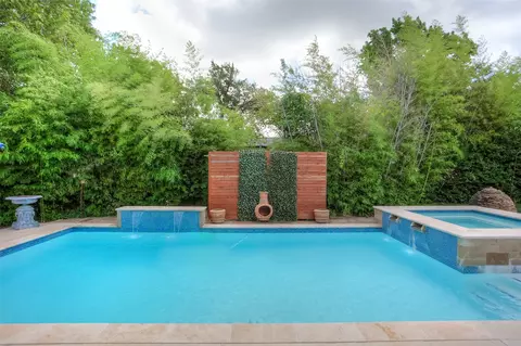2455 Halloran St, Fort Worth, TX 76107