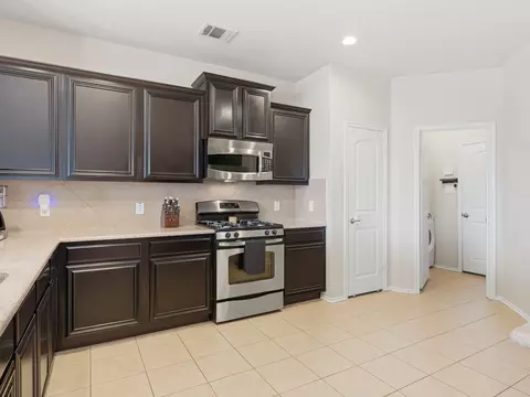 Kitchen - 431 Paddock Ln, Celina, TX 75009 photo 2 of 4