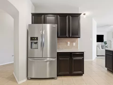 Kitchen - 431 Paddock Ln, Celina, TX 75009 photo 4 of 4