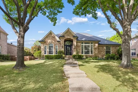 7519 Bradford Pear Dr, Irving, TX 75063