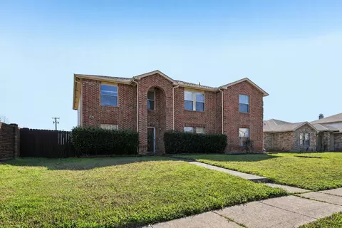 658 Bluechalk Dr, Cedar Hill, TX 75104