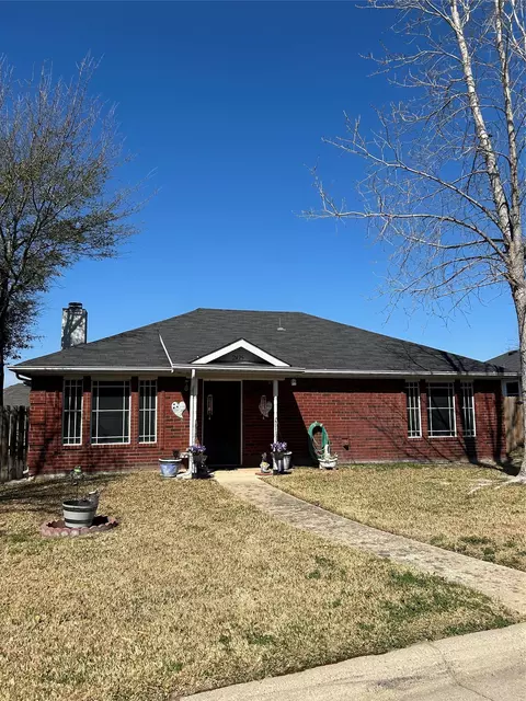 2425 Esquire Dr, Arlington, TX 76018