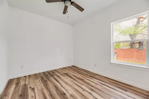 Bedroom - 1014 Trinity St, Cleburne, TX 76031 photo 4 of 4