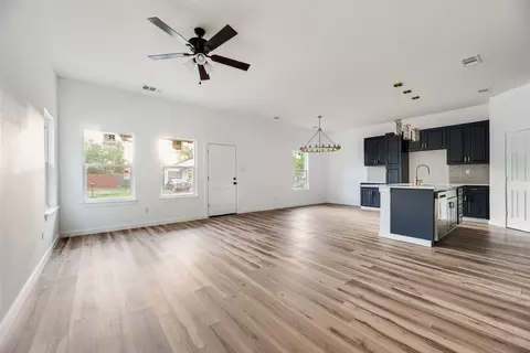 Living - 1014 Trinity St, Cleburne, TX 76031 photo 2 of 4