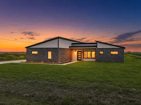 2091 Goodwyn Rd, Avalon, TX 76623