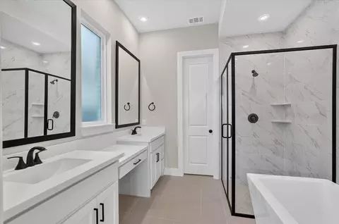 Bath - 1304 Periwinkle Dr, Celina, TX 75009 photo 1 of 2