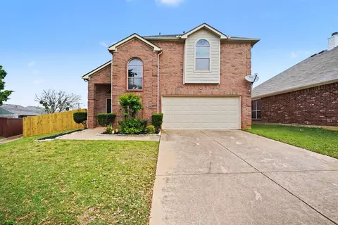 1053 Liberty Cir, Hurst, TX 76053