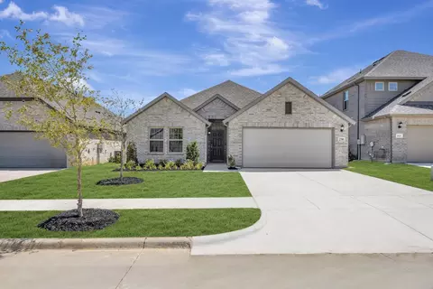 Exterior - 2700 Tamarack Ln, Argyle, TX 76226 photo 6 of 8