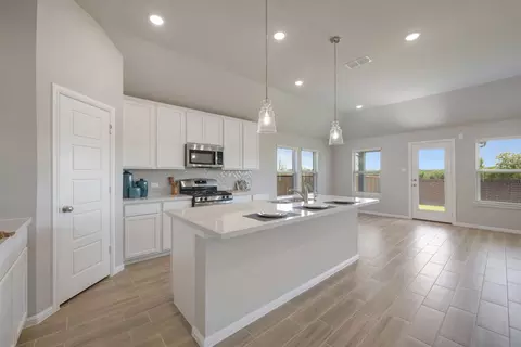 Kitchen - 2700 Tamarack Ln, Argyle, TX 76226 photo 2 of 5