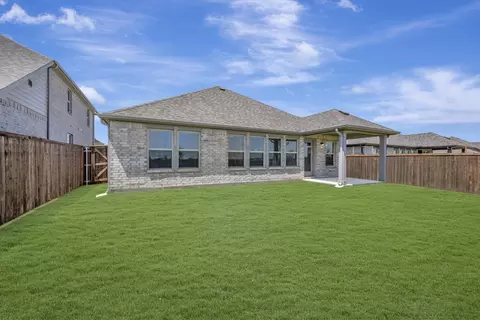 Exterior - 2700 Tamarack Ln, Argyle, TX 76226 photo 5 of 8