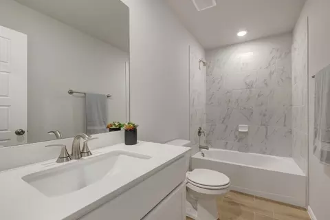 Bath - 2700 Tamarack Ln, Argyle, TX 76226 photo 1 of 2
