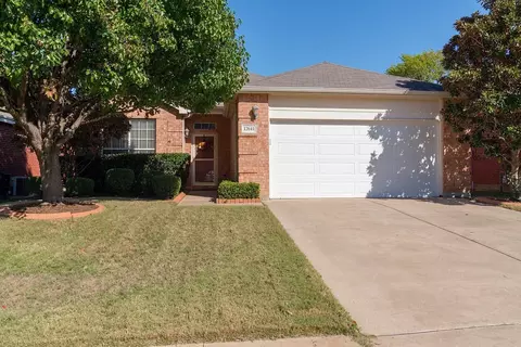 12641 Black Cherry Ln, Euless, TX 76040