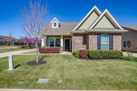 500 Heritage Trl, Burleson, TX 76028