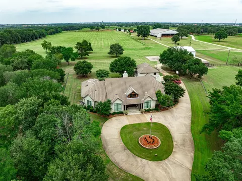 3800 Historic Ln, Cross Roads, TX 76227