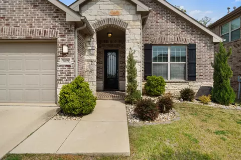 Exterior - 7409 Bishop Pine Rd, Denton, TX 76208 photo 3 of 6